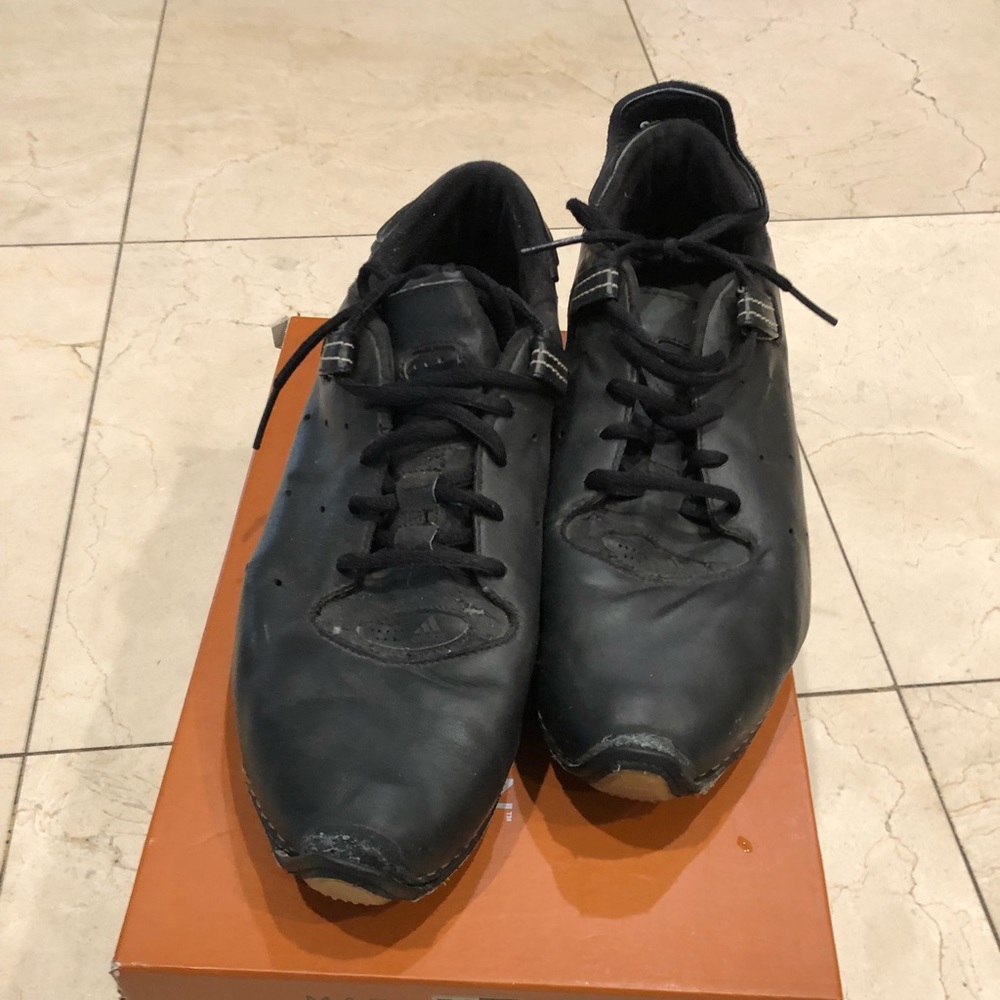 Sport shoes